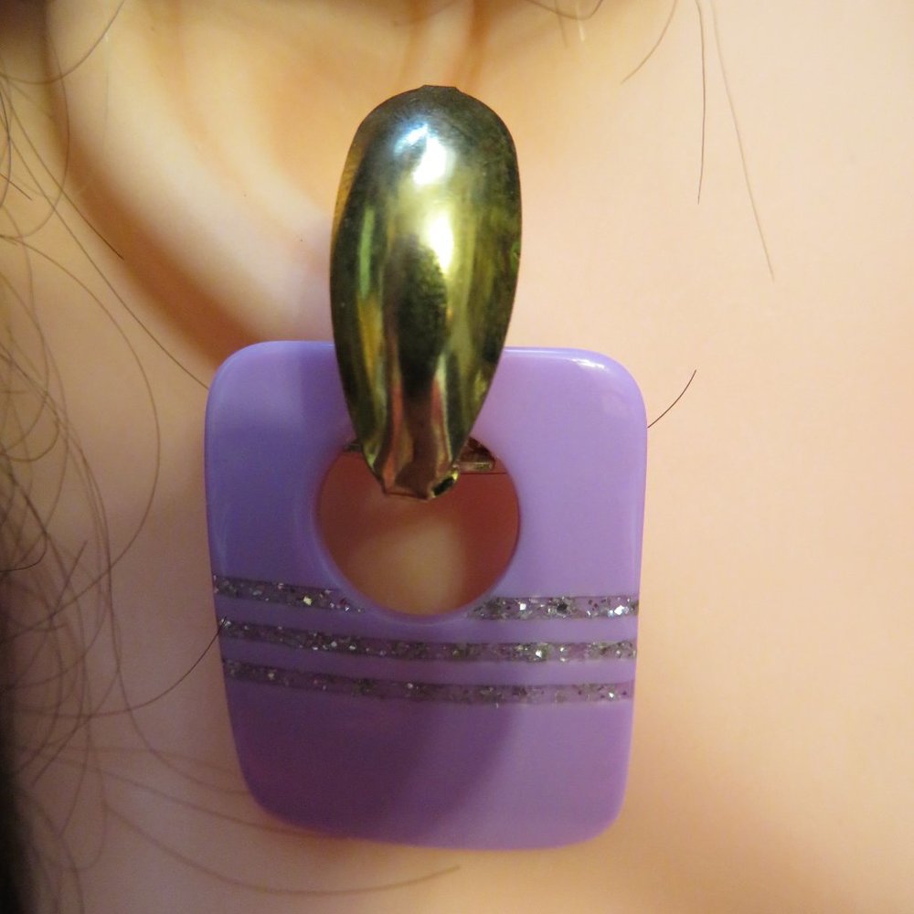 Retro Style Pierced OR Clip-on Plastic Earrings (548)
